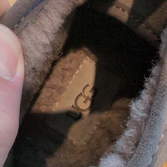 UGG Men's Gray Chukka Boots - Picture 7 of 8